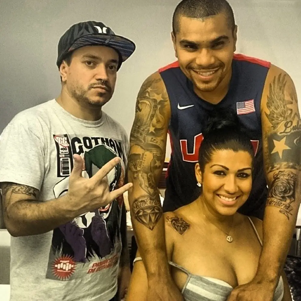 Imagens das tatuagens do casal Naldo Benny e Ellen Cardoso.