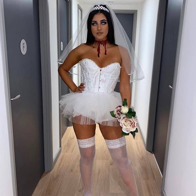 Foto com fantasia para o Halloween.