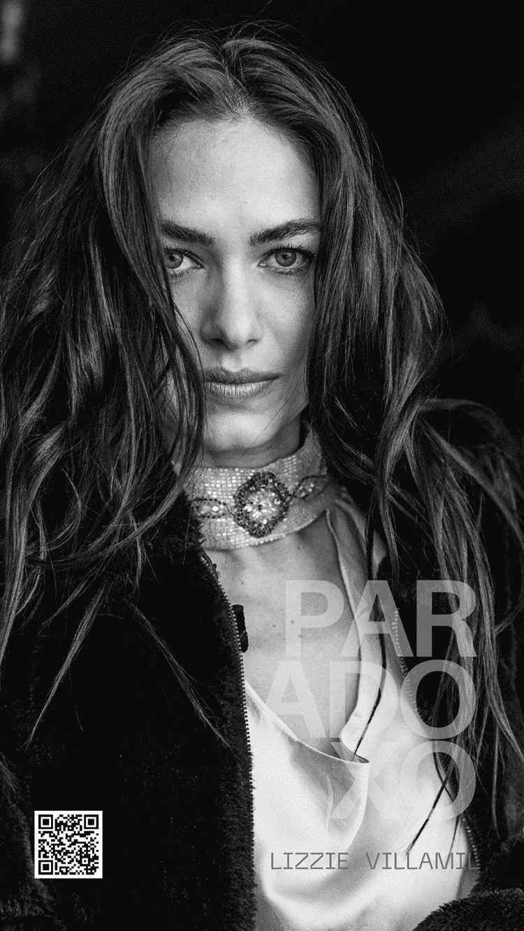 Lizzie Villamix na Exposição Paradoxo de Patrícia Magalhães