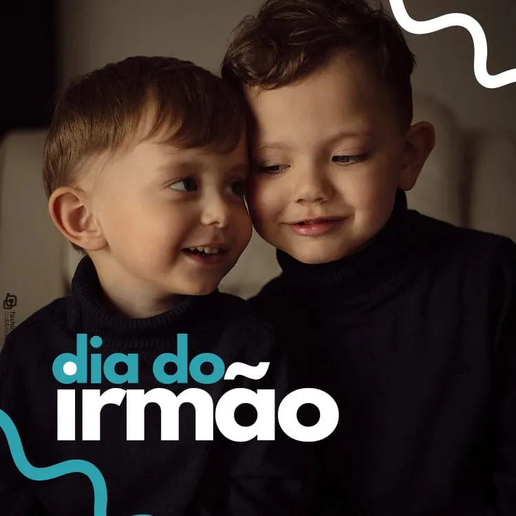 foto de dois meninos e escrita de dia do irmão na frente