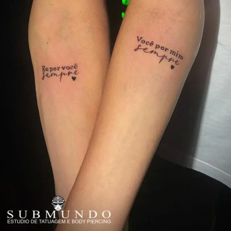 tatuagem escrita Eu por você sempre/Você por mim sempre em dois braços