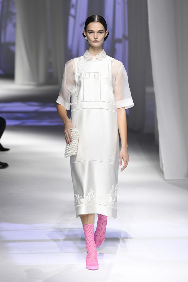 look branco Fendi verão 2021
