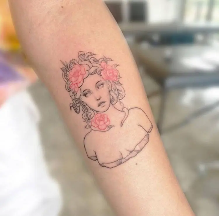 Tatuagem de medusa delicada