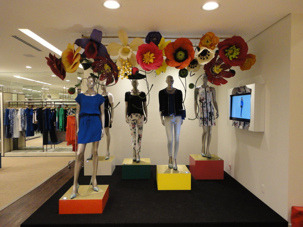 CARMEN REINs Flores gigantes em papel