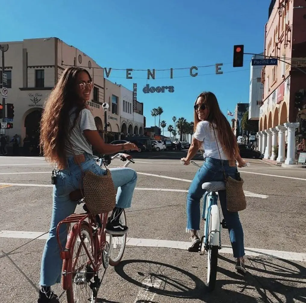 Foto tumblr de amiga de bicicleta