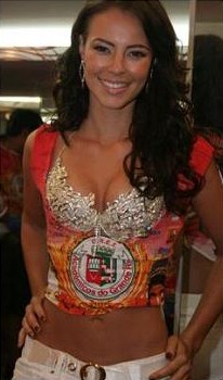 Os melhores modelos de abadás customizados   Looks de Carnaval e Micaretas