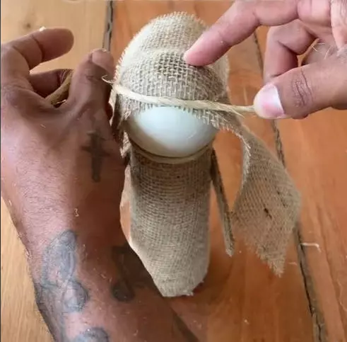 Decorando a cabeça.