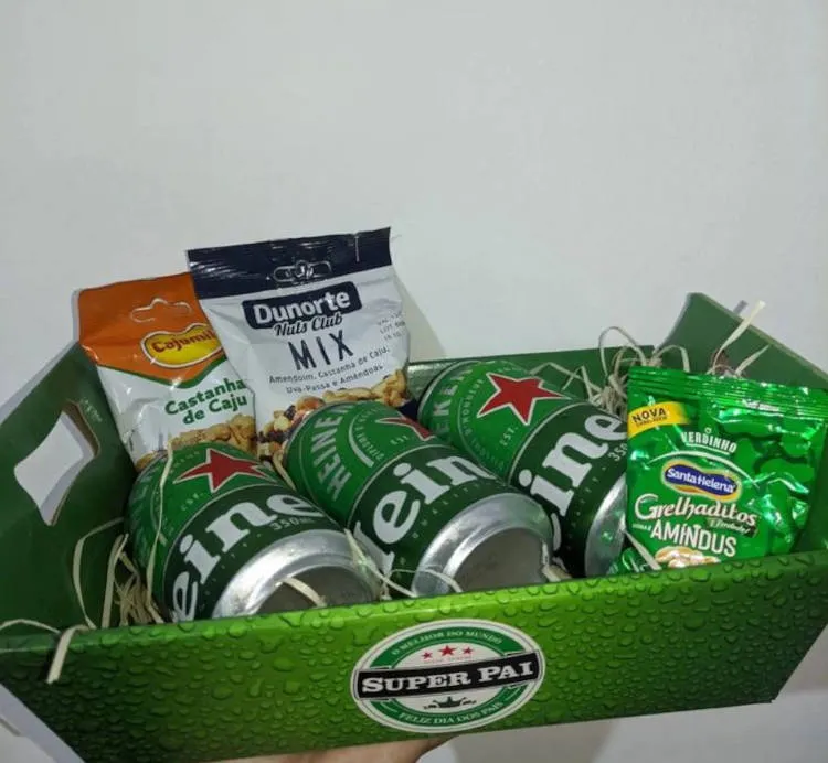 Cesta de cerveja para os apaixonados por bebida