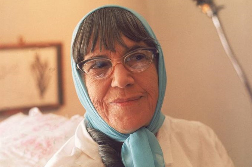 Tarsila do Amaral.
