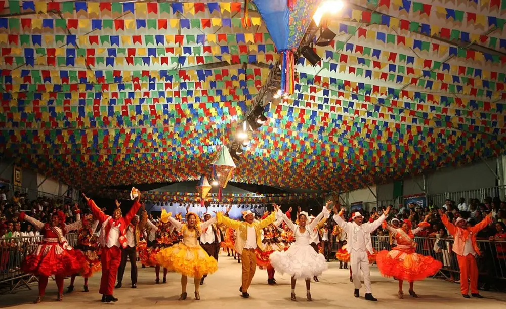 Abertura do São João 2011 no Pelourinho. História da Festa Junina.