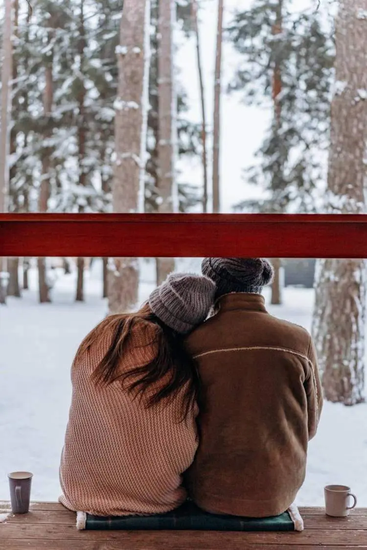 Foto de casal na neve
