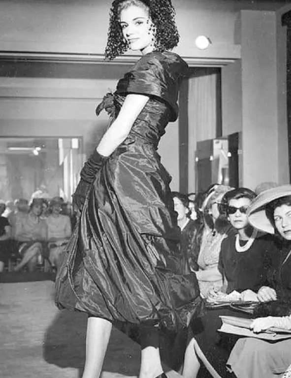 Vera Barreto Leite, modelo de Mena Fiala  na Casa Canadá.