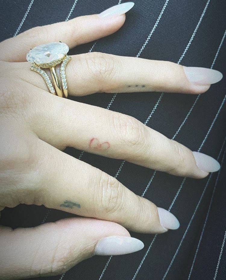 Anel de noivado Hailey Baldwin