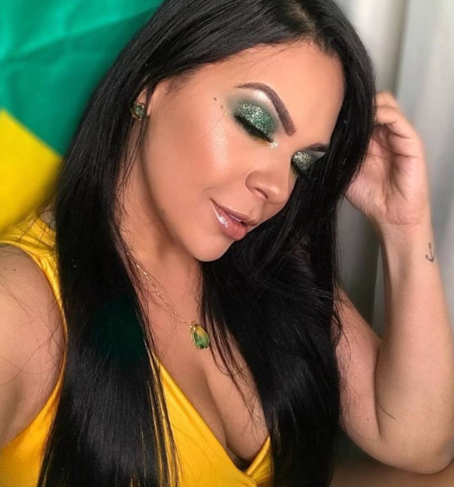 Foto de maquiagem brilhante para a copa do mundo
