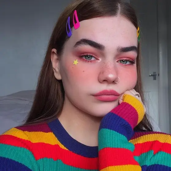 make esfumaçada com adesivo de estrela