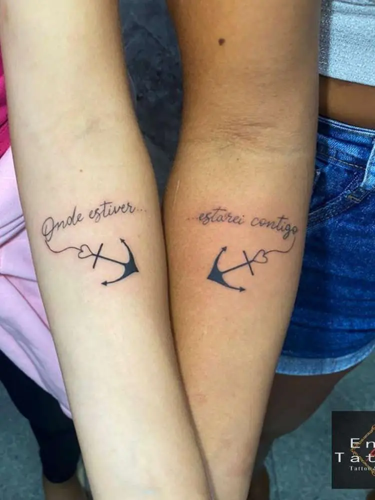 Opção de tatuagem de amigas