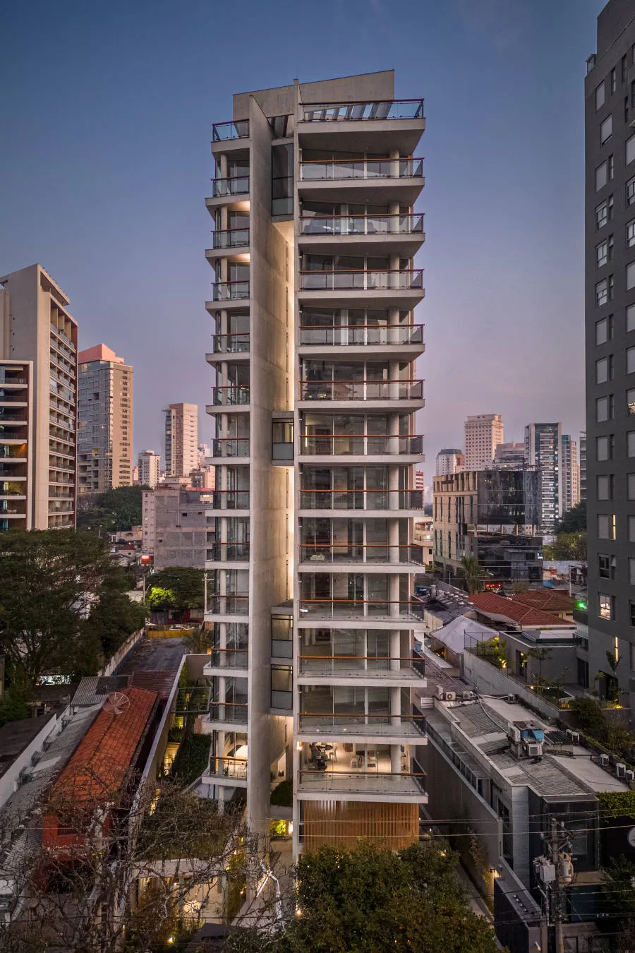 Residência LLF, em São José dos Campos, de Obra Arquitetos. Foto: Pedro Mascaro