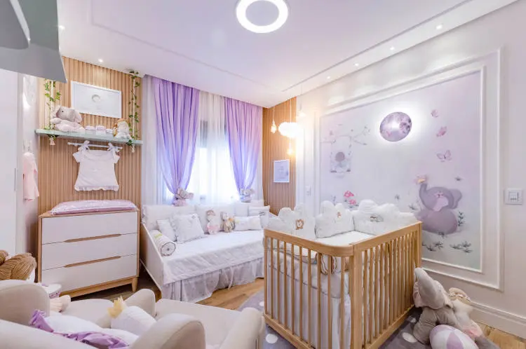 Quarto de Lua, filha de Viihtube e Eliézer.