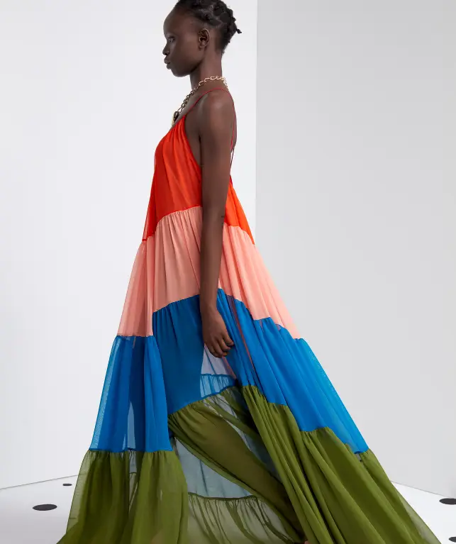 Vestido transparência camadas horizontais