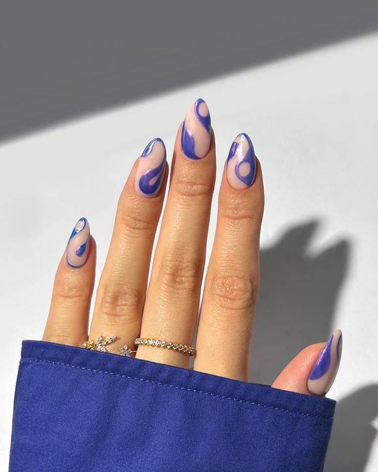 Unha Rosada com decoração em Onda Azul-médio cromado e jelly