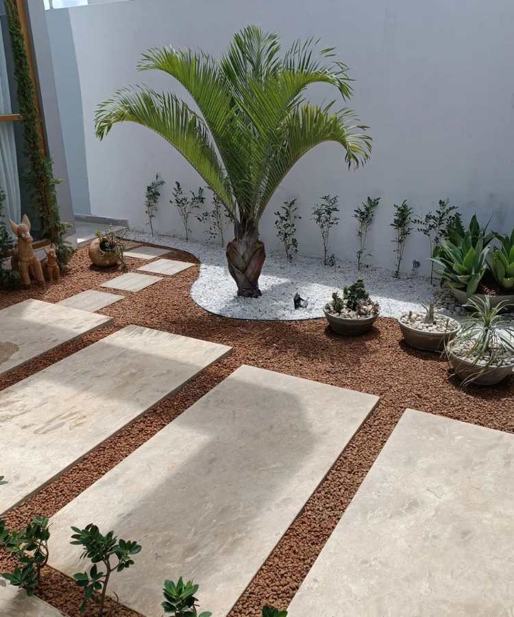 Jardim decorado com argila expandida e dolomita pequena