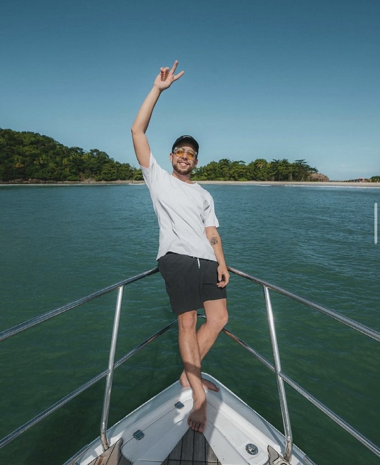 Foto de Lucas Selfie no Barco