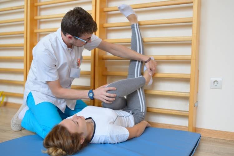 Consulta de fisioterapia.