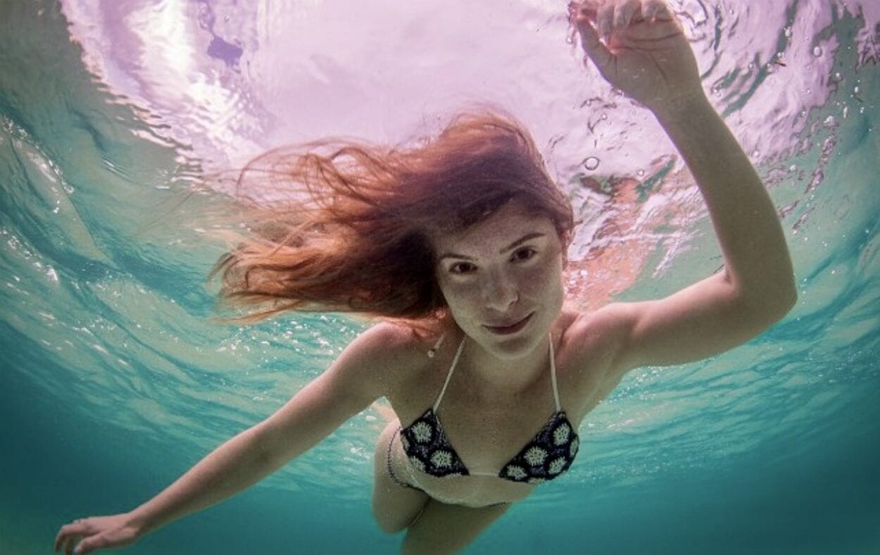 Karina Oliani no mar