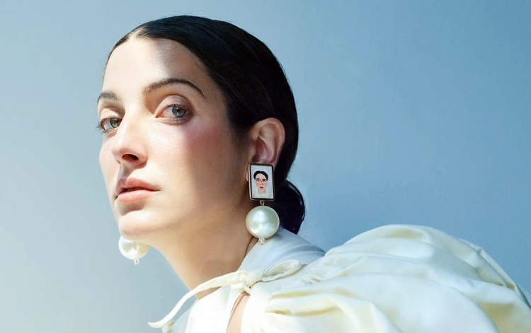 Intérprete de Vivienne Westwood, Clarice Falcão