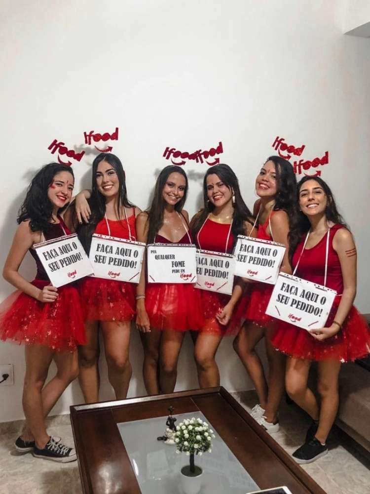Opção de plaquinhas para look de Carnaval