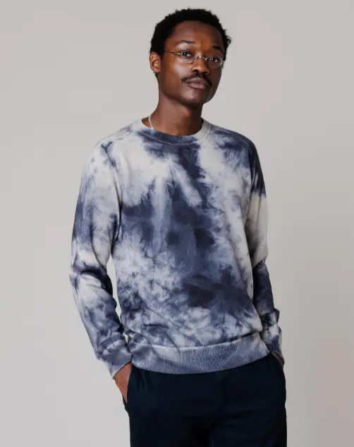 look moletom tie-dye na moda internacional masculina