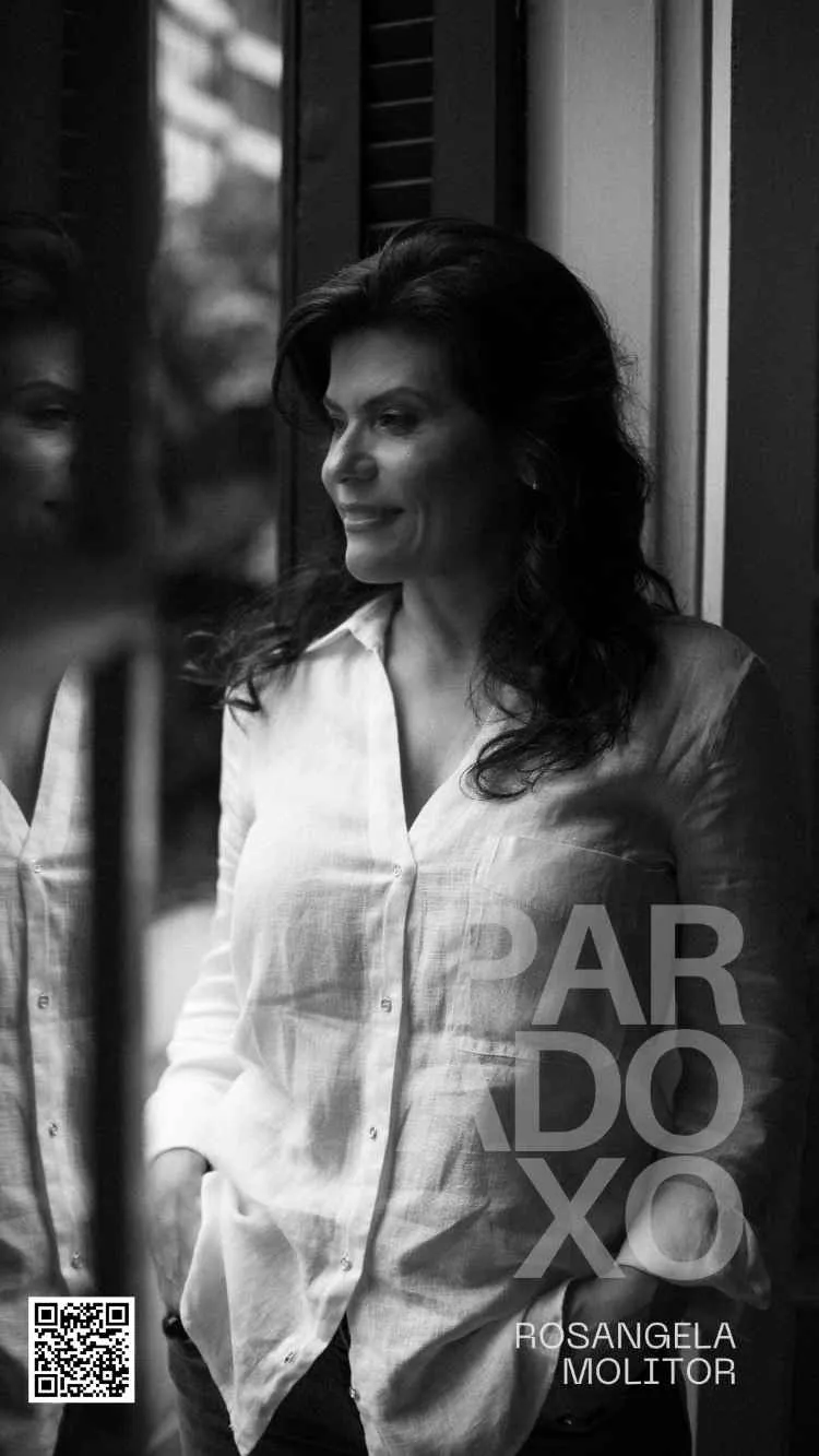 Rosangela Molitor na Exposição Paradoxo de Patrícia Magalhães