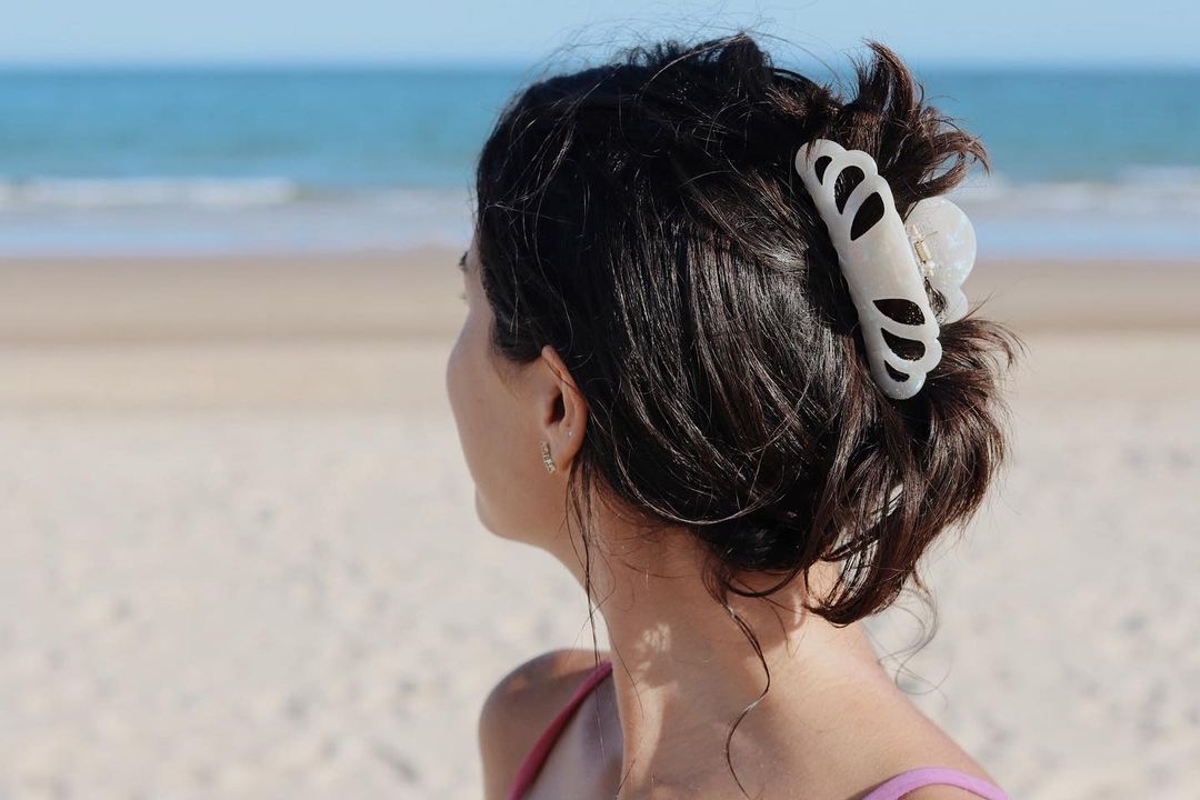 Teresa Braga com penteado perfeito
