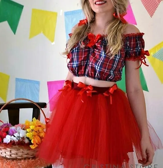 Look de festa junina com saia de tule colorida (5)