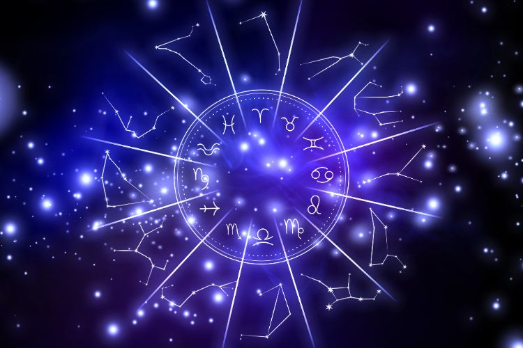 A imagem apresenta um círculo central com os símbolos do zodíaco, irradiando linhas luminosas em um fundo azul estrelado. Constelações delicadas cercam o círculo, criando uma atmosfera mística que evoca a conexão entre astrologia e o cosmos.