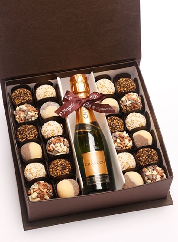 Presentes criativos para o dia das mães: caixa com doceinhos e bebida chandon