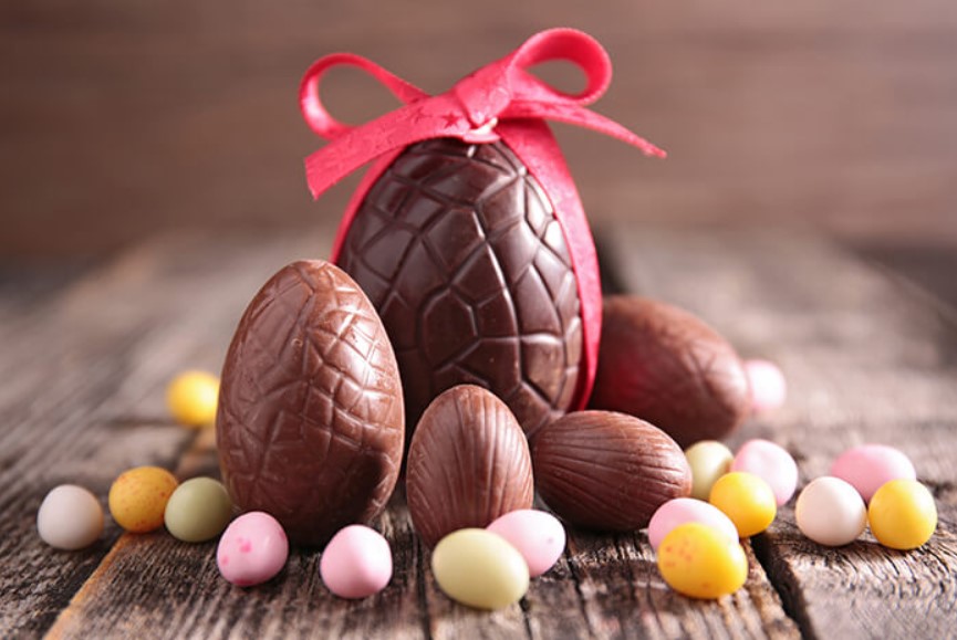 Ovo de Páscoa de chocolate.