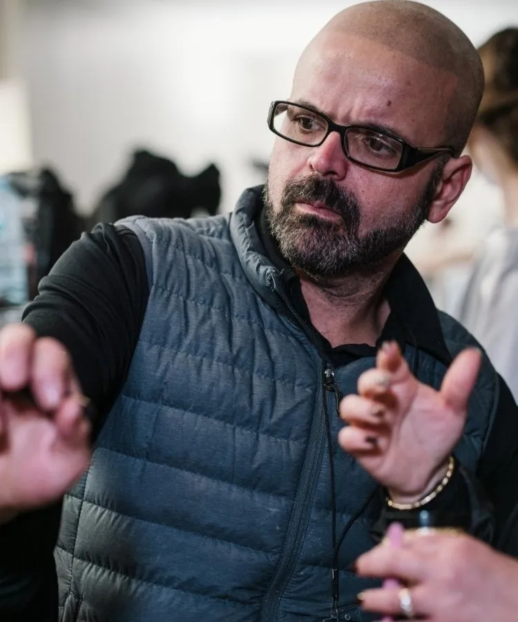 Marcello Costa, brasileiro que assina a beleza de oito desfiles na Semana de Alta-Costura de Paris 2026