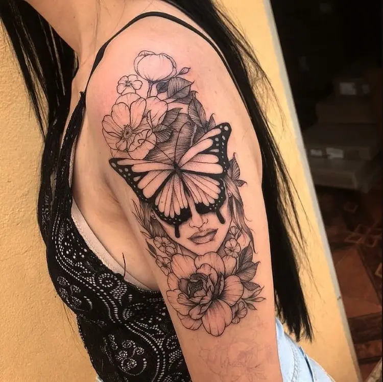 Tatuagem feminina no braço: Borboleta 