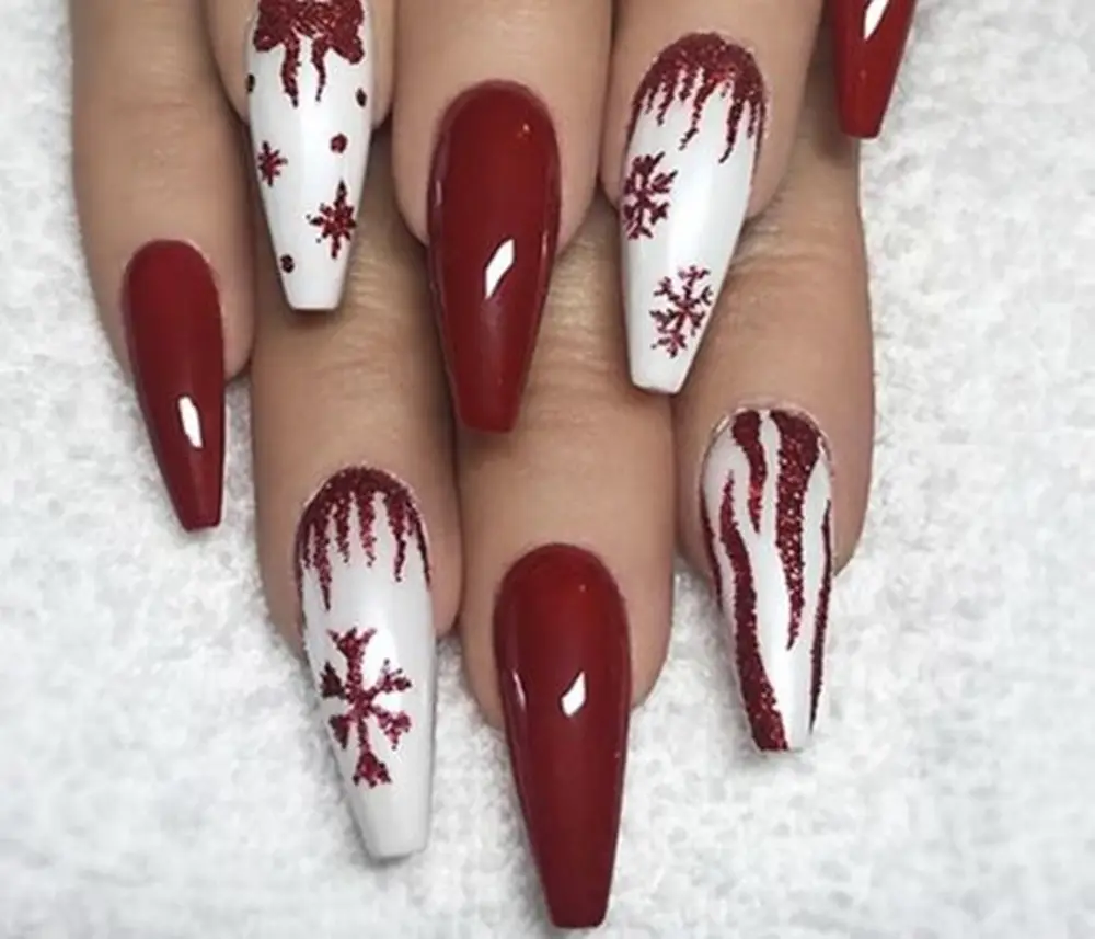 Tradicional branco e vermelho com brilho.