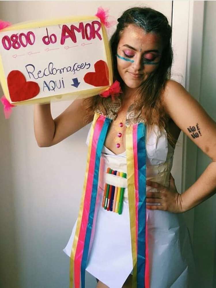 Opção de plaquinhas para look de Carnaval