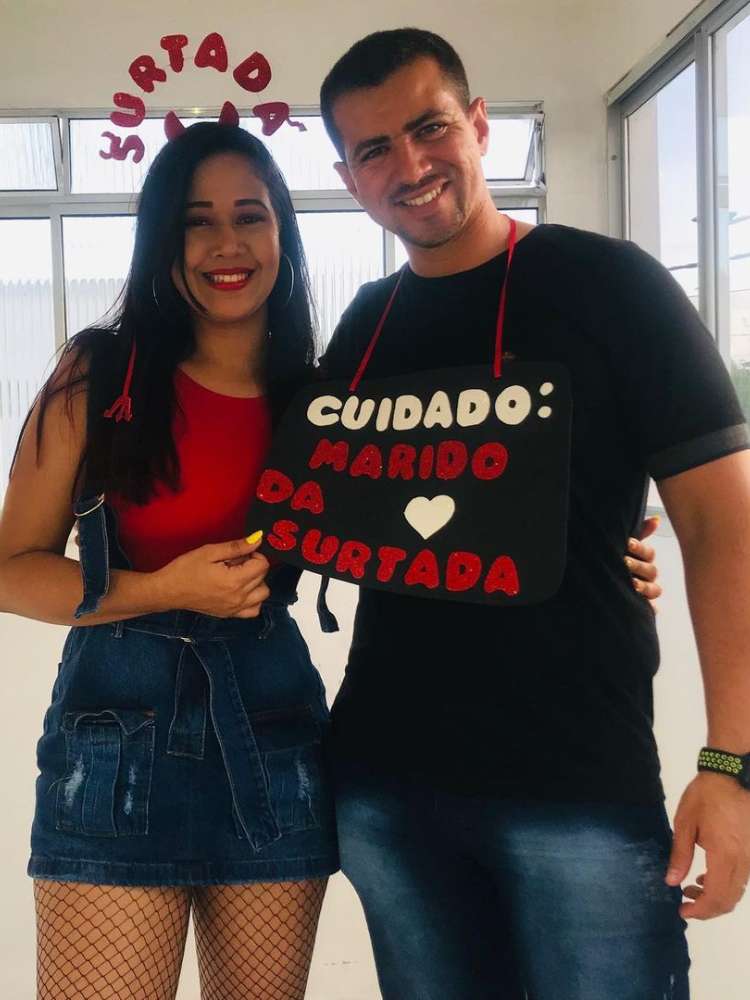 Opção de plaquinhas para look de Carnaval