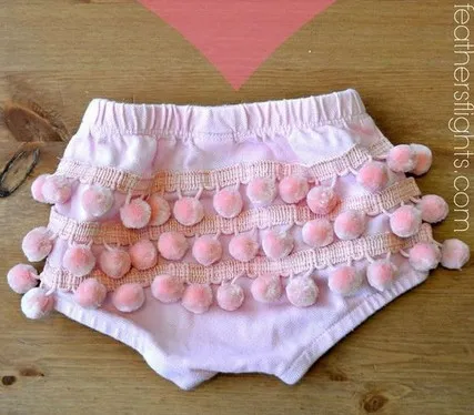 Calcinhas com pompons