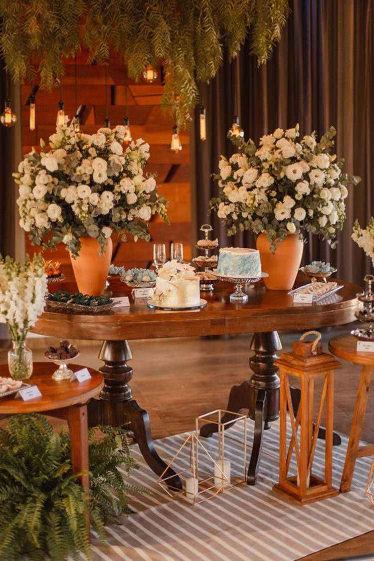 mesa do bolo em um micro wedding
