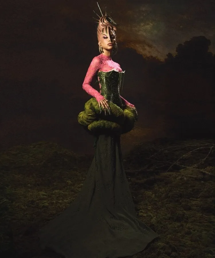 Priscila Senna usando fantasia para o Baile de Halloween da Sephora 2026. com o tema "As Sombras da Floresta"