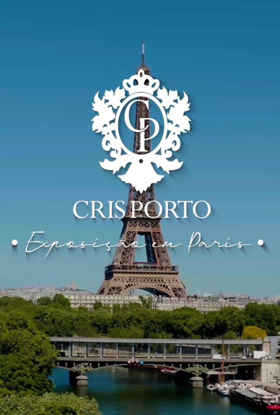 Foto da Torre Eiffel ao fundo e a divulgação da exposição de Paris da joalheria Cris Porto em destaque