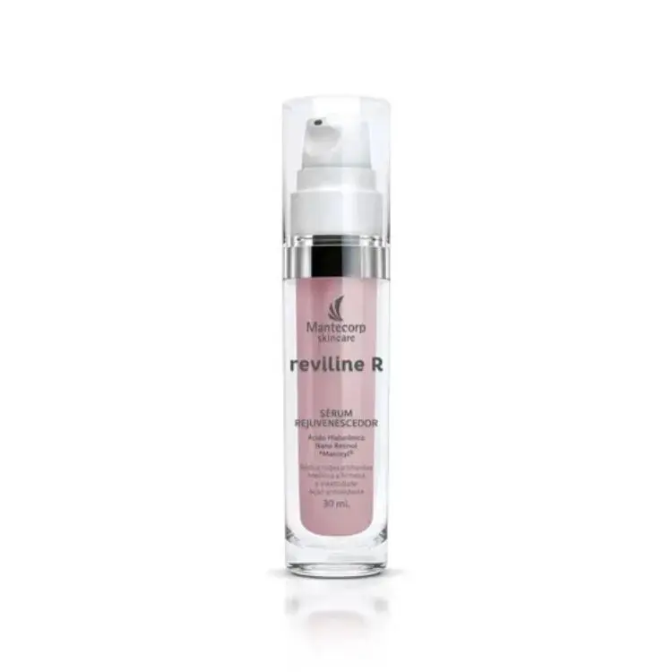 A imagem exibe um frasco de sérum rejuvenescedor Reviline R da Mantecorp Skincare. O produto contém ácido hialurônico, Retinol HFA e Matrixyl, visando reduzir rugas profundas e melhorar a elasticidade e ação antioxidante. O frasco é transparente, com o sérum rosado, e possui uma bomba doseadora.

