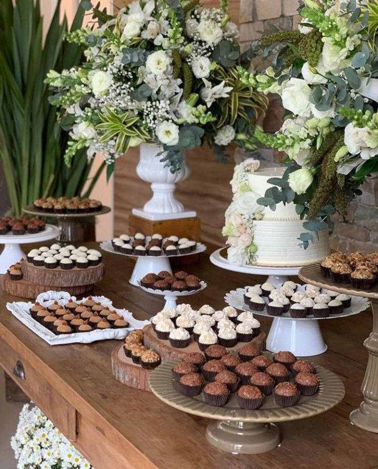 Mesa de docinho casamento