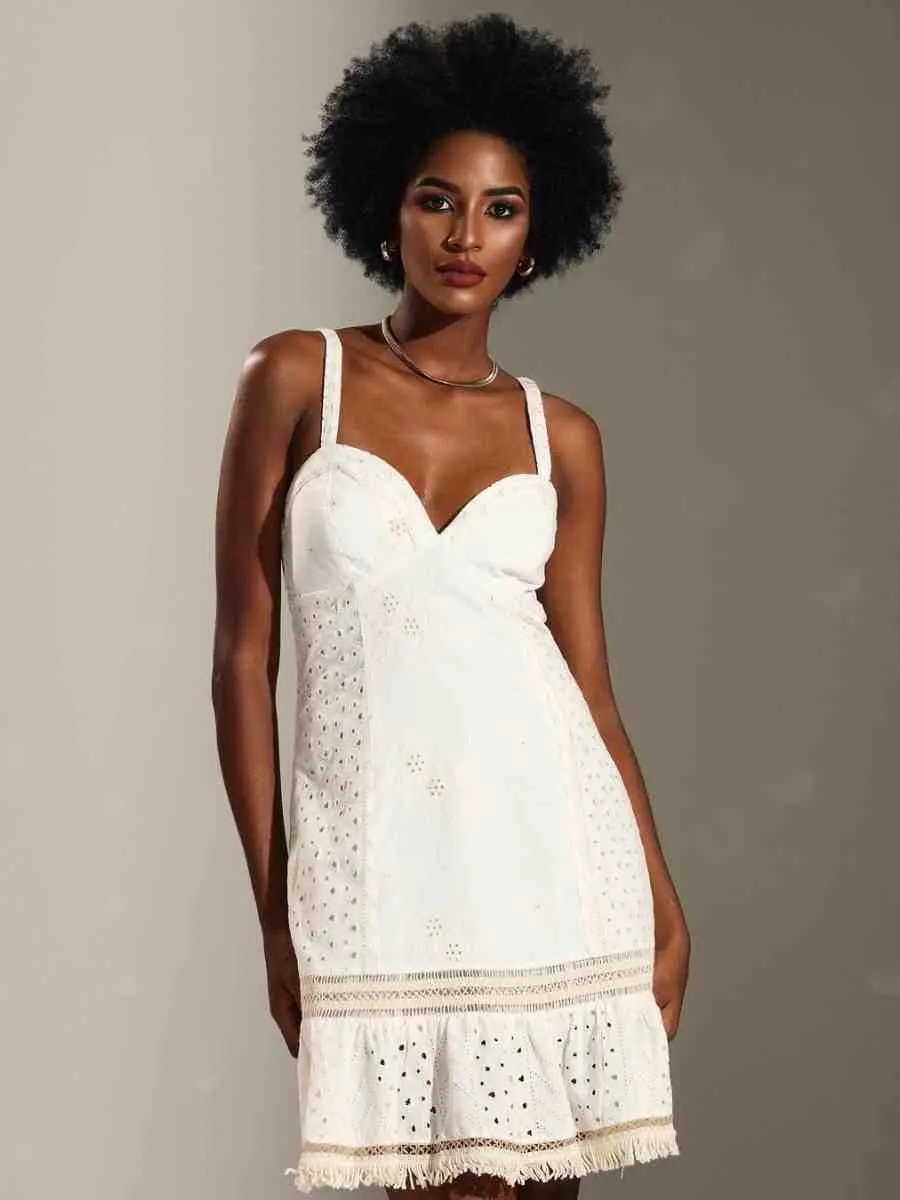 Mulher com look para o Réveillon: vestido com renda.