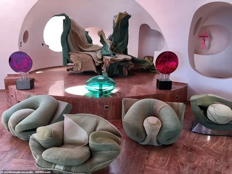 casa de Pierre Cardin